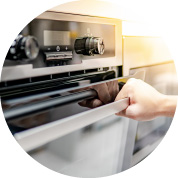 Falkó Bútor - Hatvan - Tűzhelyről egy kép